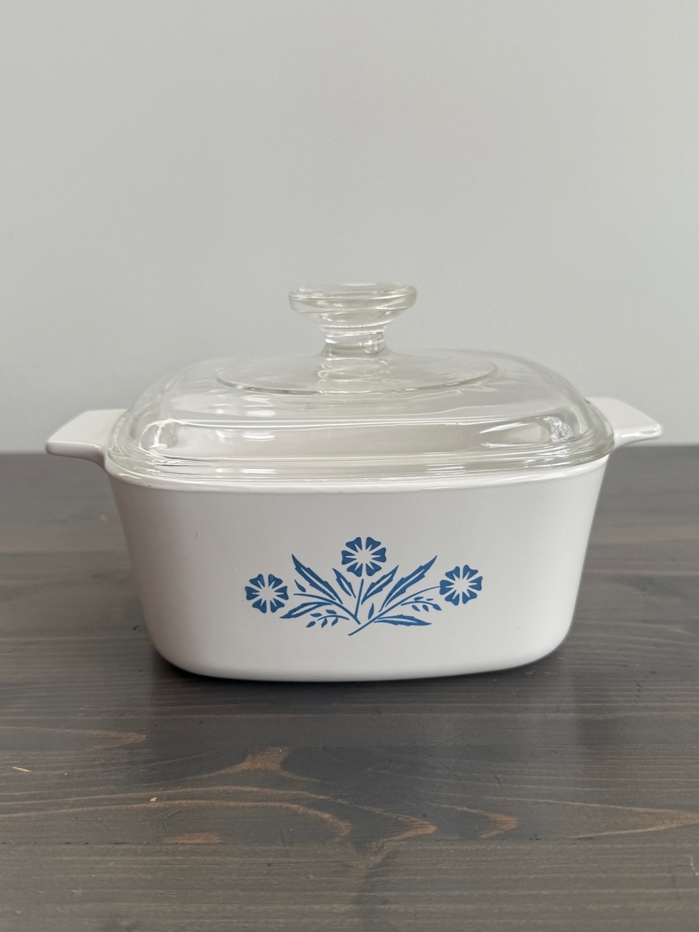 Vintage CorningWare A1.5 B casserole dish with Pyrex lid